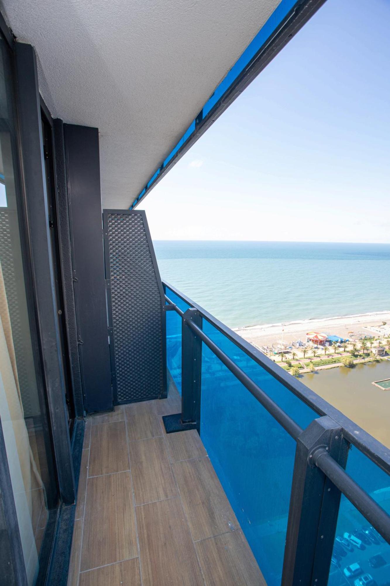 Luxsor & Gorgeous Sea Vlews Apartment Batumi Exterior photo